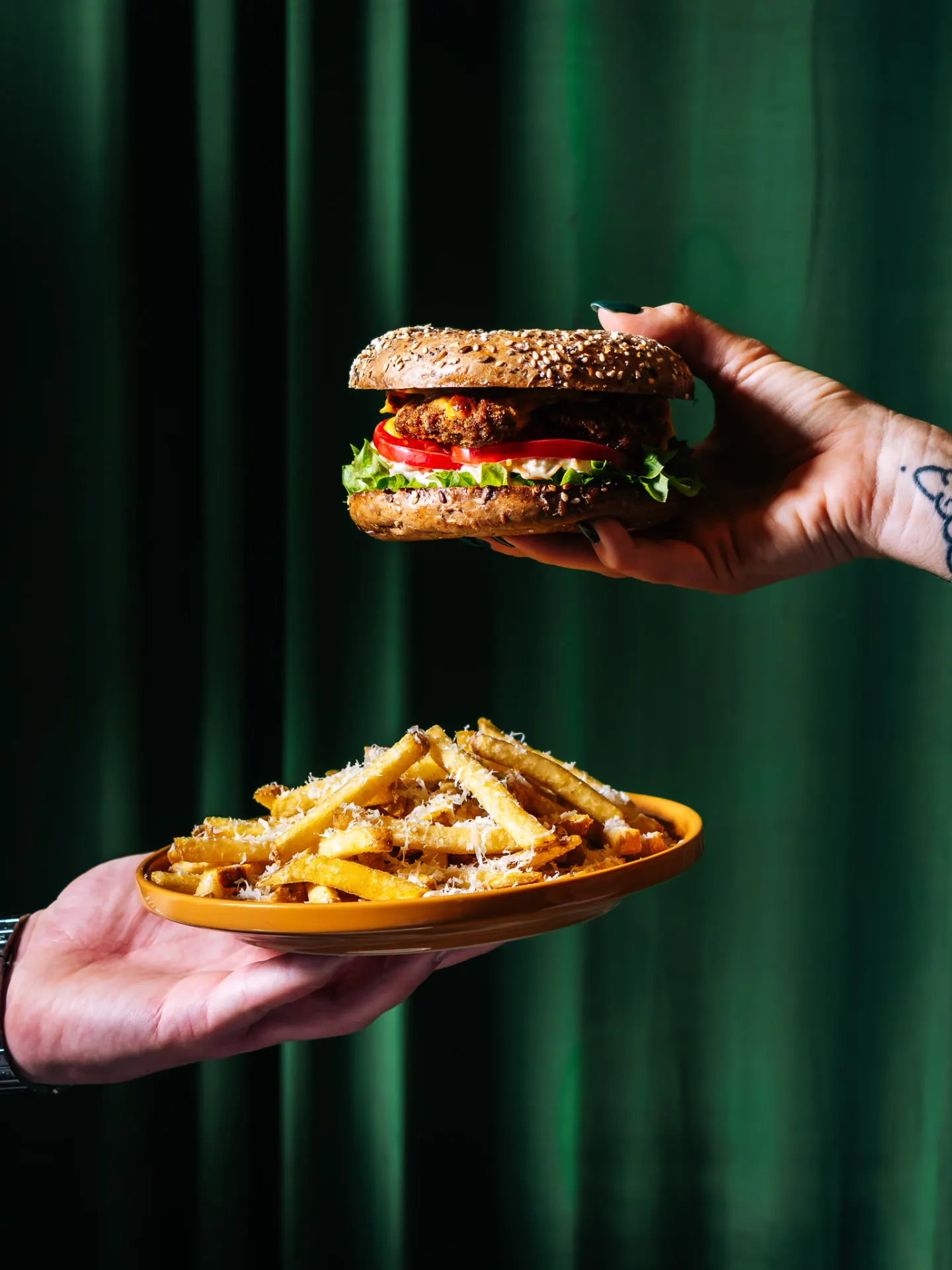 Burger et frites parmesan