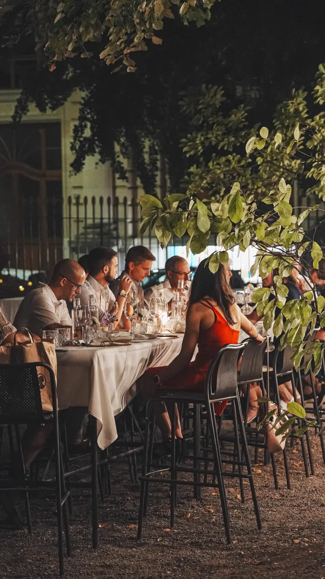 Dîner privé en terrasse à la tombée du jour